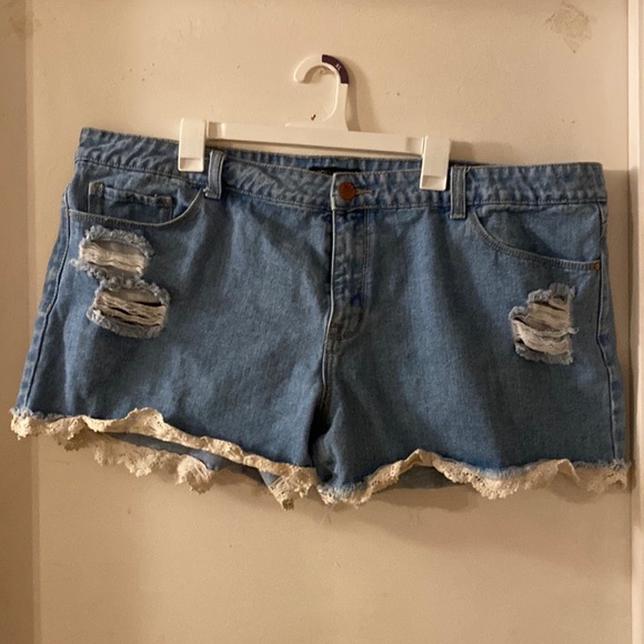 Forever 21 Pants - Cute Lace Shorts